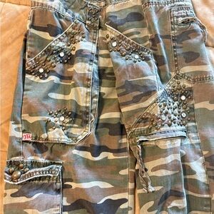 MISS ME!! Camo pants